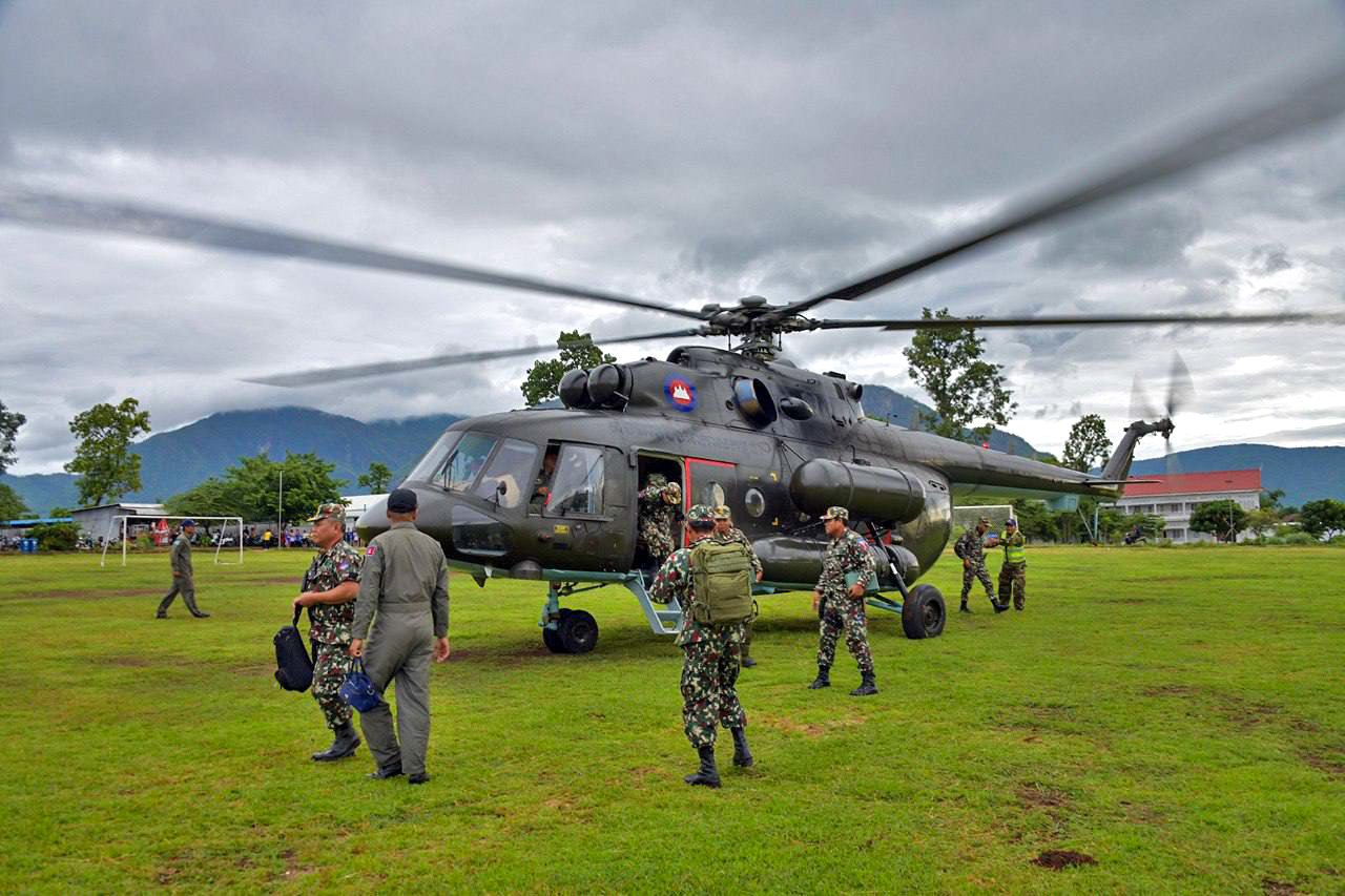 失踪直升机仍未寻获，1000名士兵参与搜索