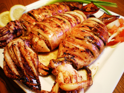 Ang-dtray-meuk-grilled-squid.jpg