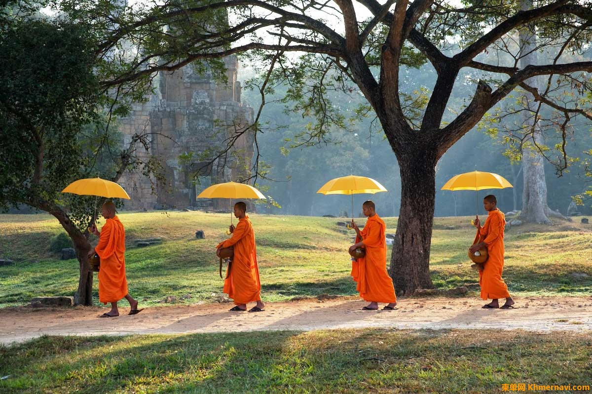 angkor-monks.jpg