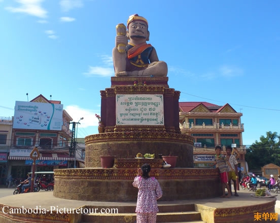 kandal-ta-khmao-town-traffic-circle.jpg