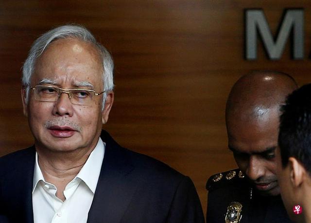 马来西亚前总理纳吉布在家被捕 涉及一马案和蒙古女郎命案-1.jpg