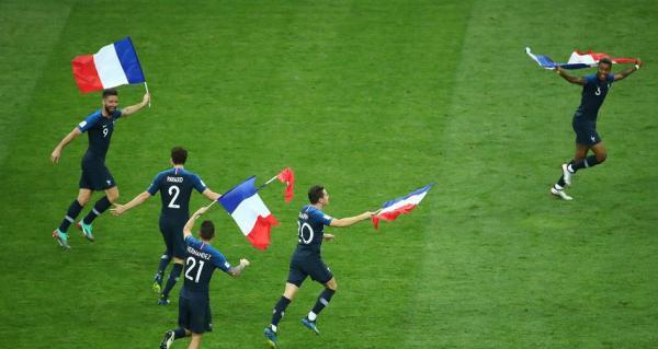 头条世界杯｜法国赢得冠军，克罗地亚赢得世界-15.jpg