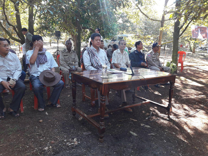 小林3-磅湛省省长郭占良与民交流。.jpg
