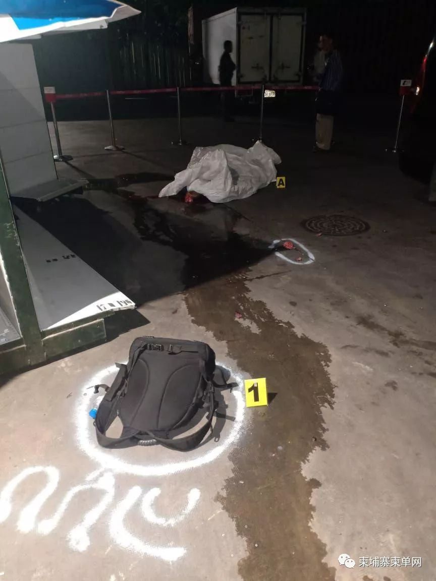 一中国男子在永旺商场坠楼身亡-2.jpg