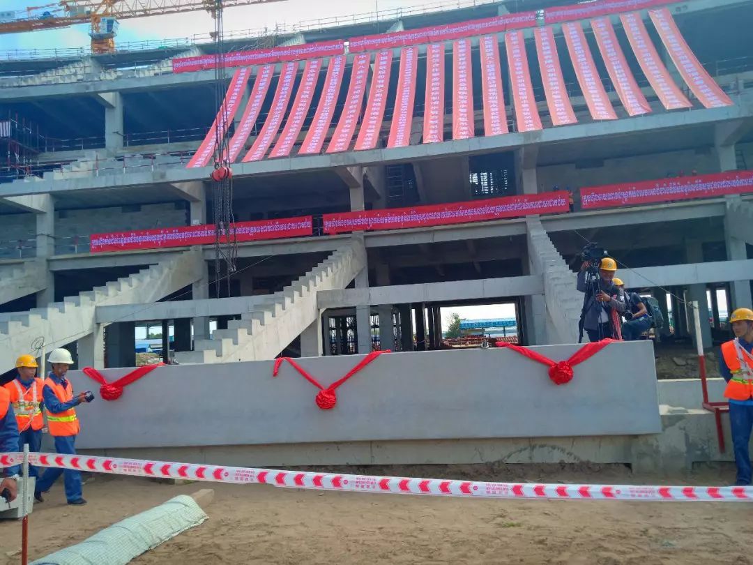 中国援建国家新体育场项目如火如荼！-2.jpg