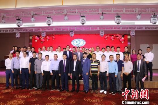 柬埔寨江西总商会新年抱团“凝乡情，迎新春”谋发展-1.jpg