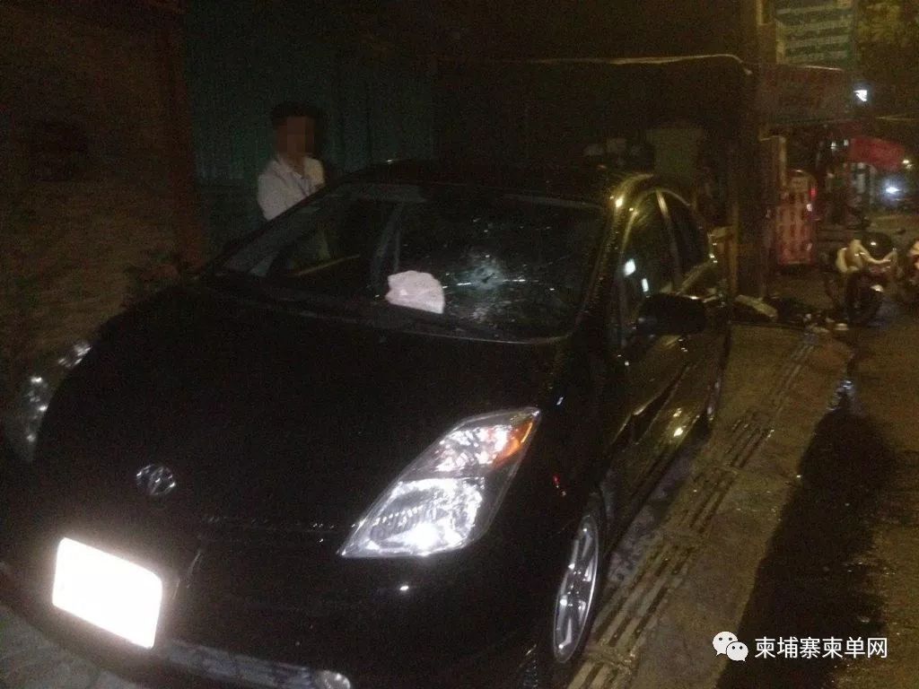 中国男子微信“找小姐”遇“人妖”不给钱，结果被人妖-4.jpg