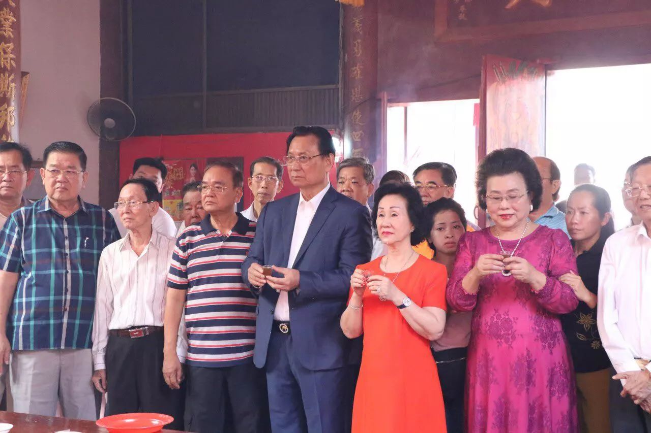 “岁暮酬神敬拜活动”暨“新狮点睛开光仪式”隆重举行-1.jpg