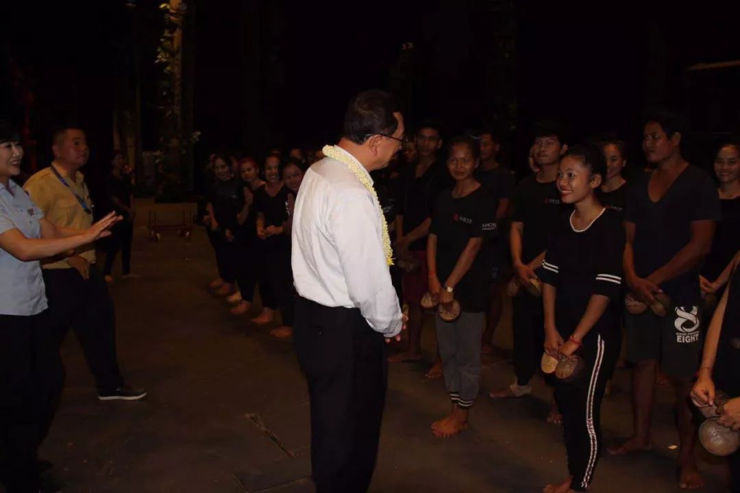 中国国家文化旅游部部长考察《吴哥王朝》-4.jpg