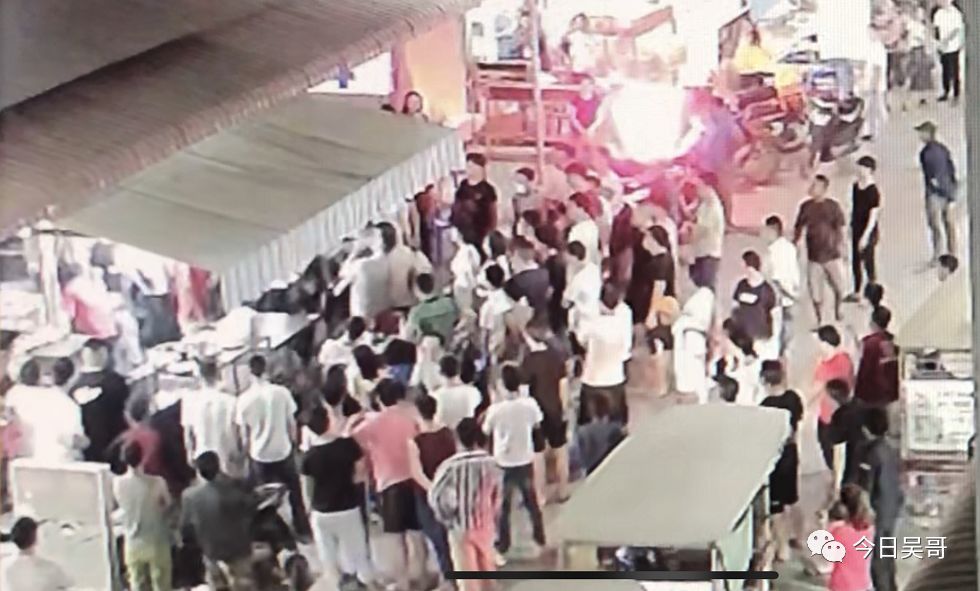 凌晨发生群体械斗 4中国人被带走-1.jpg