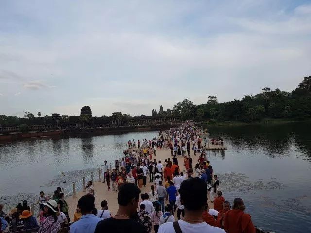 去年来了多少中国游客？-1.jpg