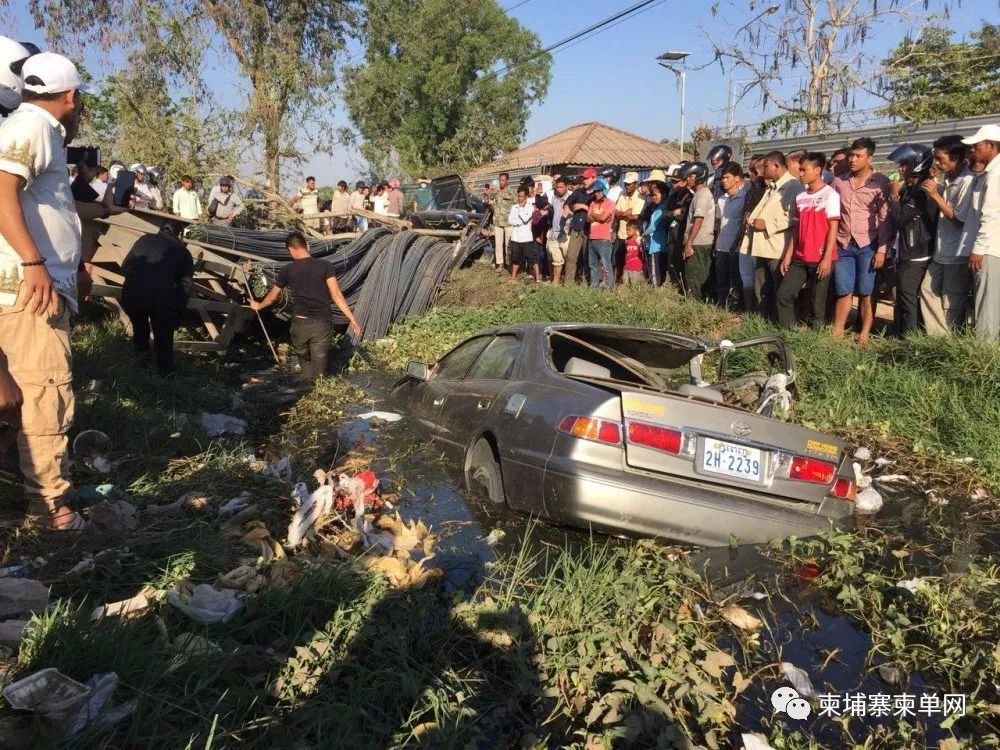 4号公路发生重大交通事故，4人死亡，1人重伤！-1.jpg