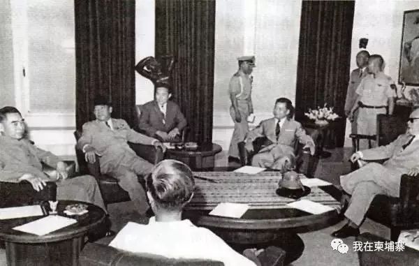 政变、暗杀、反共：1959年美国在柬埔寨的秘密战-4.jpg