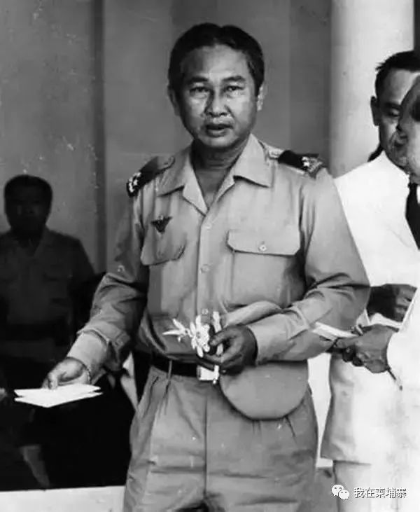 政变、暗杀、反共：1959年美国在柬埔寨的秘密战-7.jpg