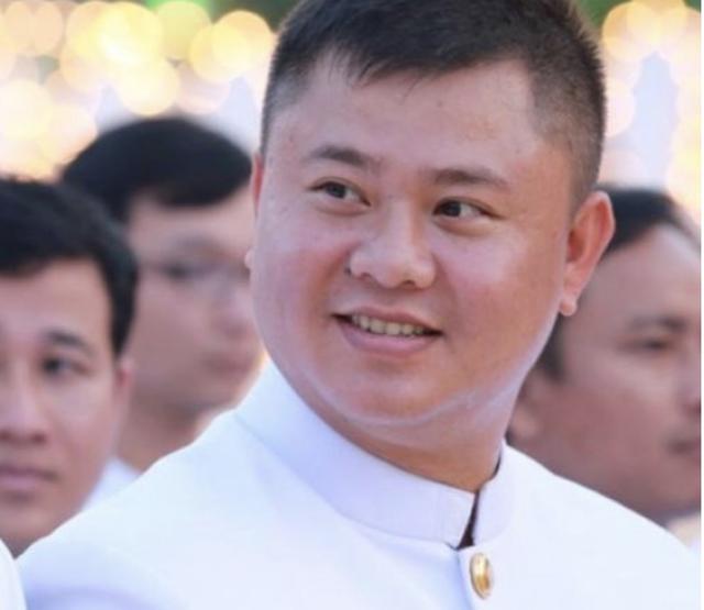 柬情报总局局长洪玛能购物被售货员瞧不起 称其“愚蠢”-4.jpg