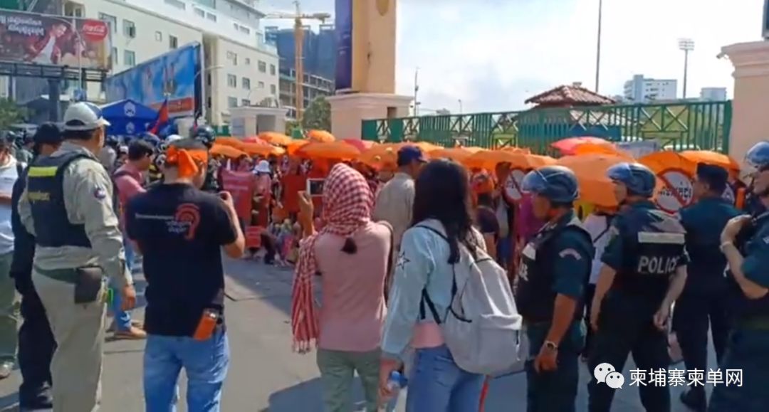 无视政府禁令，金边爆发400多人集会游行！（视频）-3.jpg
