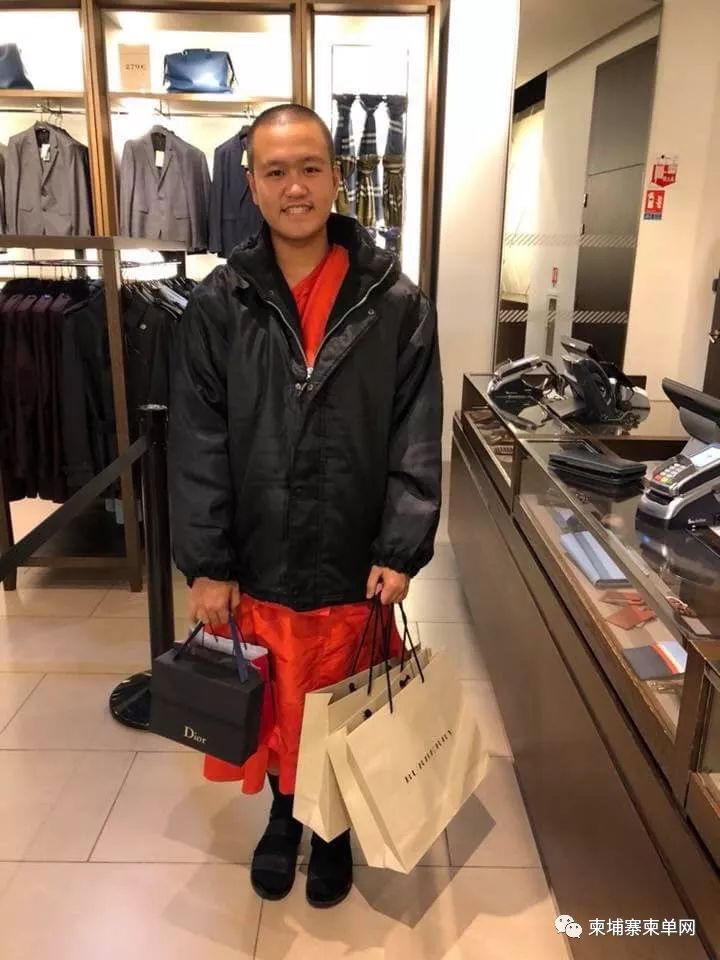 炫富、出国、用名牌......柬埔寨和尚的生活竟如此奢侈！-9.jpg