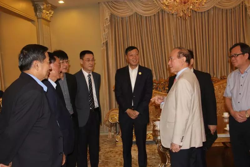 柬华总会与商会、中企代表欢聚一堂共谋发展-2.jpg