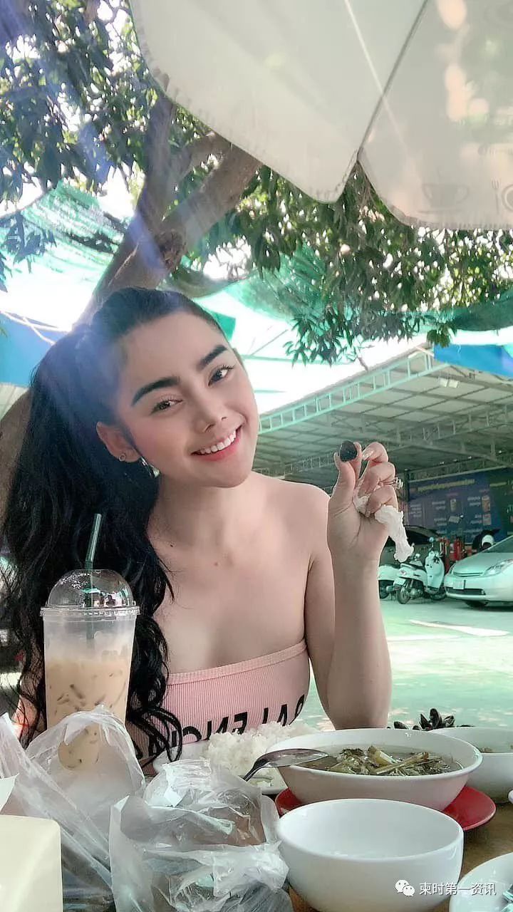 中国烧烤店内，女星及同伙殴打一男子致头部受伤-2.jpg