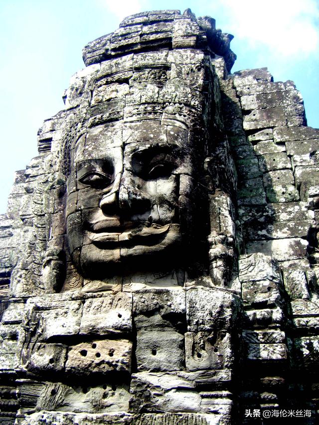 凑跟前看一下“高棉的微笑”，柬埔寨自助行-1.jpg