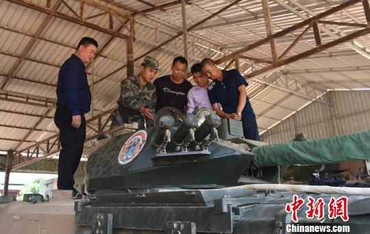 柬埔寨湖南同胞自发慰问在柬“联训”中方官兵-4.jpg