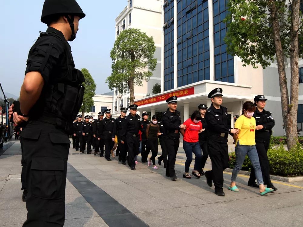 中国警方赴缅甸抓人图片