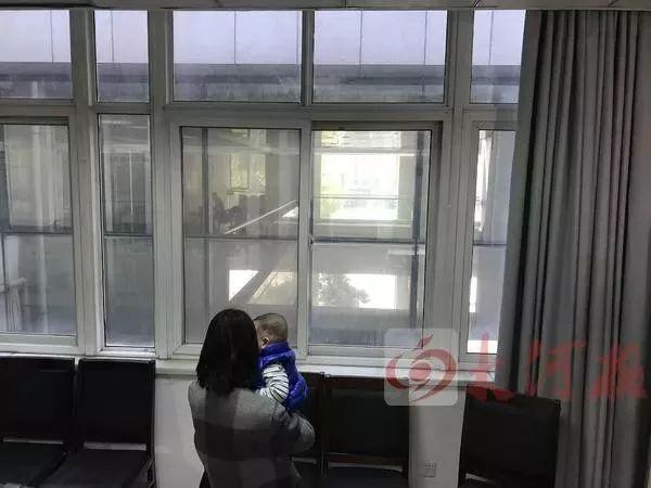 "富二代"浑身假名牌，连骗19名女子！-4.jpg