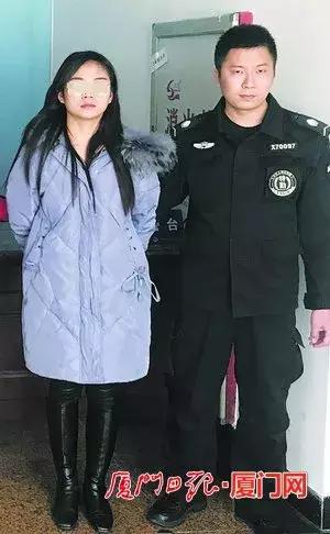 女模特登机前被抓现行，只因她在微信干了这件事！-1.jpg