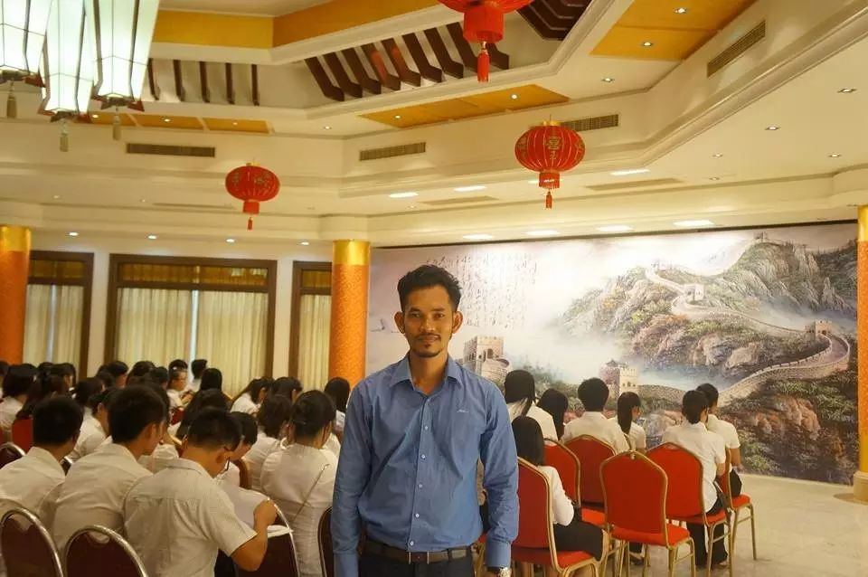 这个柬埔寨老师为了教中文，已用尽了洪荒之力！-1.jpg