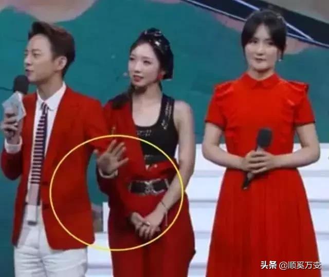 明星那些罕见的错位照, 保证让你看完笑得肚子疼-6.jpg