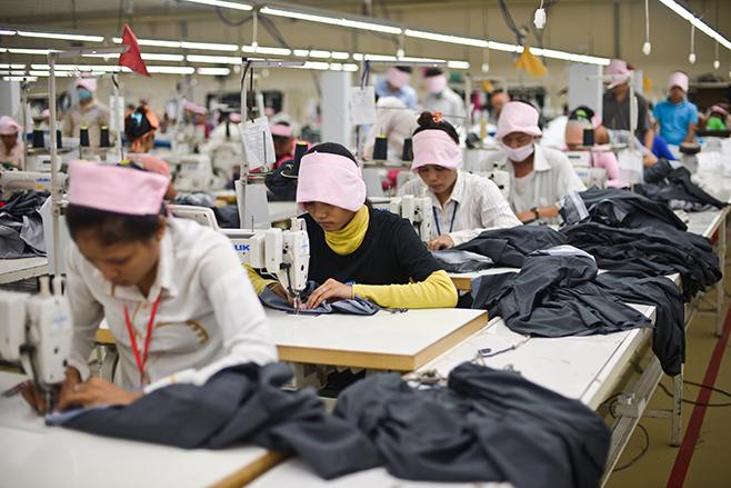 2014_cambodia_garment_PRESSER (3)_0.jpg