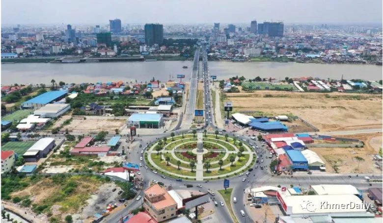 亚行称柬埔寨步入高收入国家须转型为工业国-1.jpg