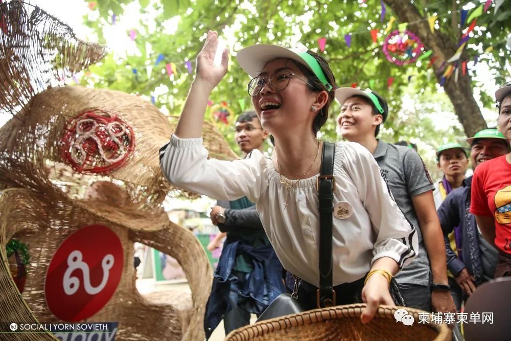 实拍！柬新年美女集体现身嗨爆全场，大饱眼福-21.jpg