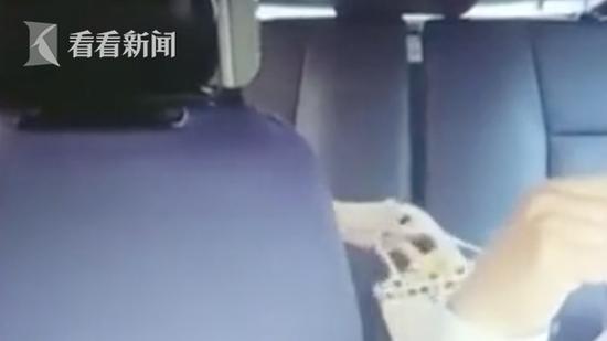 女乘客车上频发娇嗔“啊不要” 司机一句话吓走她-4.jpg
