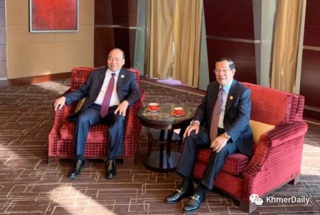 洪森总理会见越南总理阮春福-1.jpg