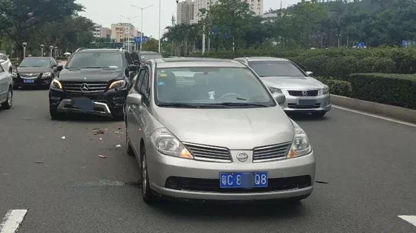 女司机借奔驰去吃肯德基！却连吃3罚单！6万没了！-2.jpg