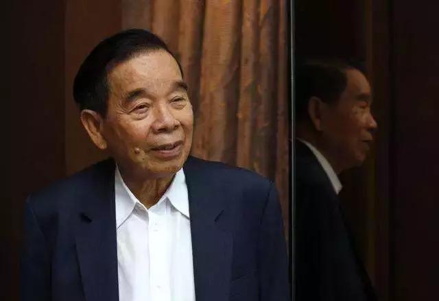 从“上门女婿”到千亿富豪，周大福缔造者郑裕彤的传奇-3.jpg