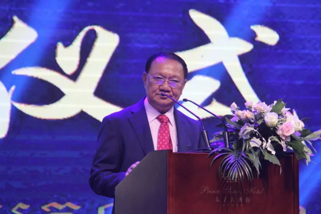金贝举行慈善晚宴 向孤儿院捐款2万美元-3.jpg