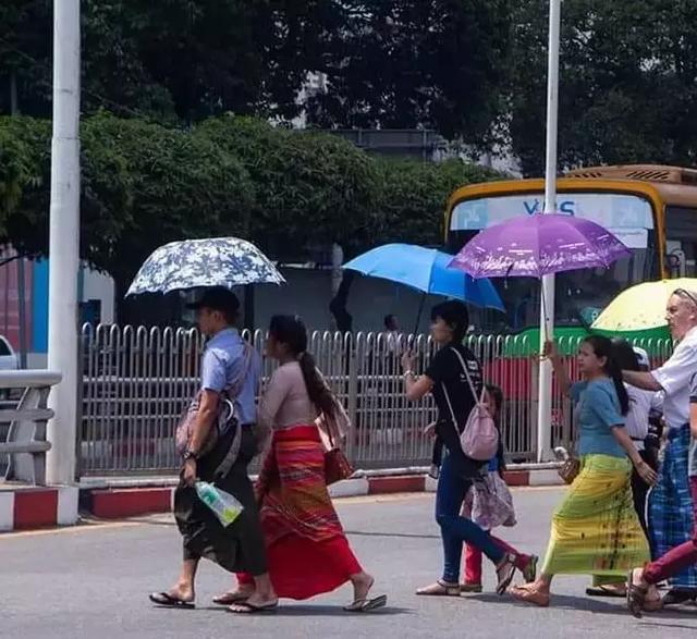 唉！缅甸仰光有5个人被热死了！-1.jpg