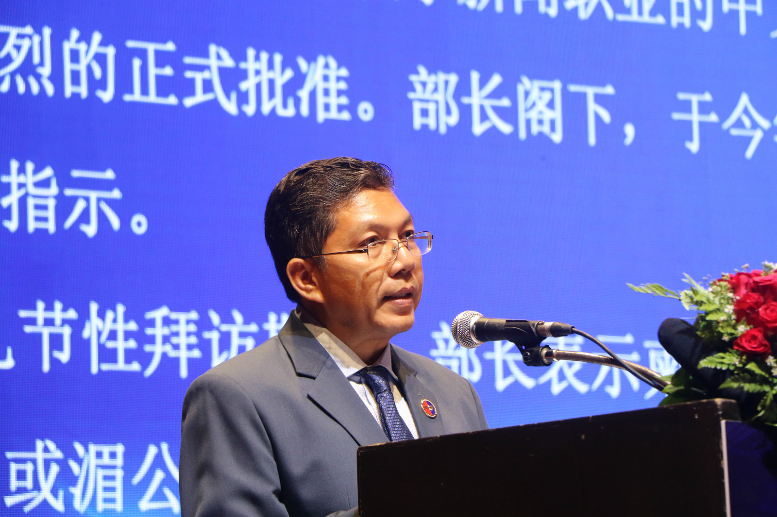 帅素比.jpg