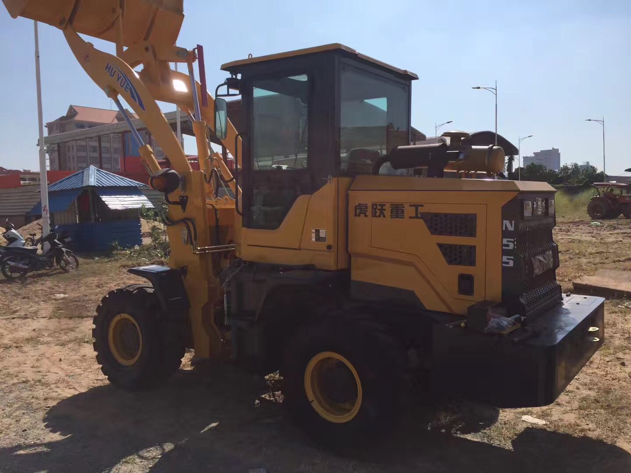 虎跃重工厂家直销叉车铲车等工程机械车复制链接