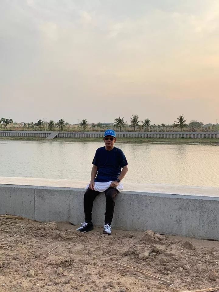 洪森竟徒手劈西瓜？看完又被撒了一把狗粮...（视频）-24.jpg