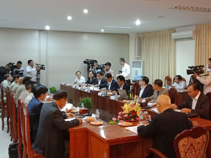 司法部召开会议，讨论全国各监狱提呈的推荐名单.jpg