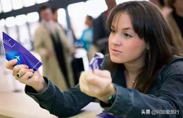 外国海关花式索要小费，只叮中国人吗-14.jpg