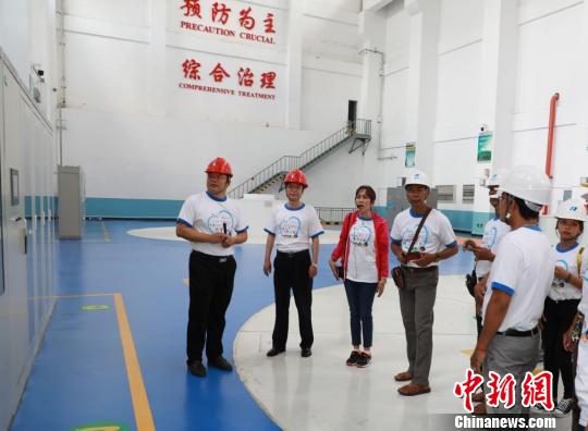 中资额勒赛公司举行公众开放日与柬埔寨民众共享发展成果-3.jpg