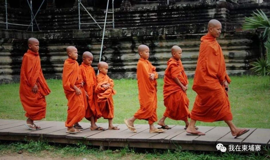 来柬埔寨记得带上一双拖鞋，是一种本土文化叫拖鞋文化-12.jpg
