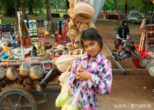 柬埔寨的孩子 稚嫩笑容里有好多无奈-9.jpg