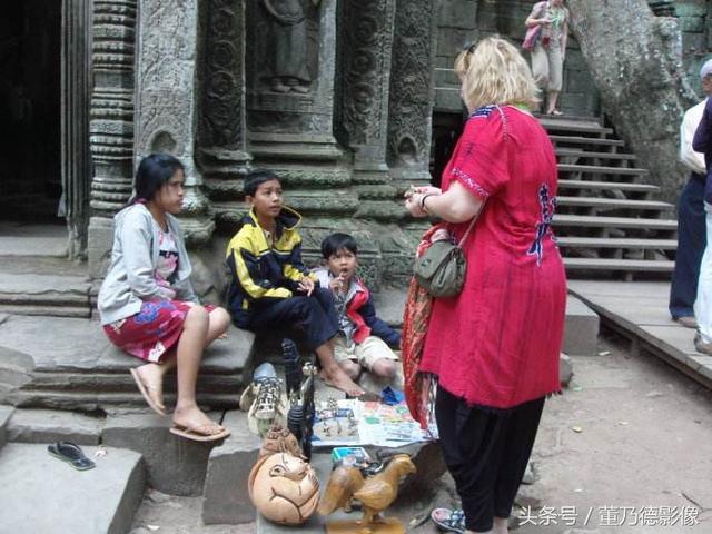 柬埔寨的孩子 稚嫩笑容里有好多无奈-6.jpg