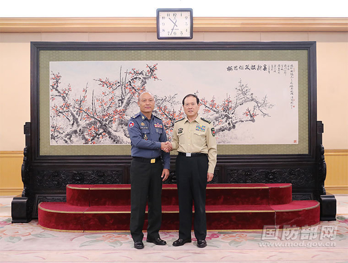 魏凤和会见柬埔寨王家军副总司令.jpg