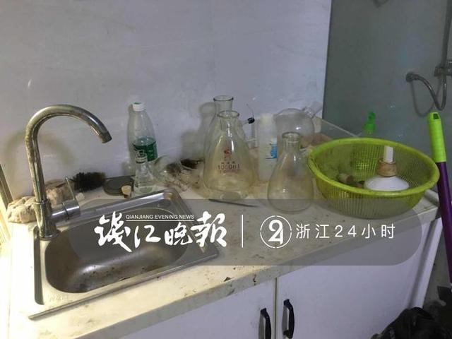 女研究生急需筹钱出国，一念之差她毁了自己大好前程-2.jpg